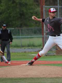 Ardsley HS Grad Snags Honors Pitching For College Team