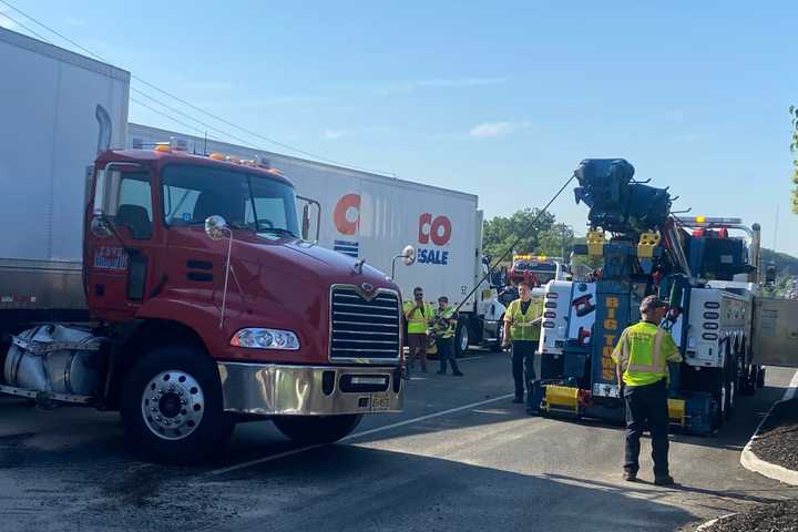 Deer Causes Double Tractor-Trailer Crash With SUV That Closes Route 17