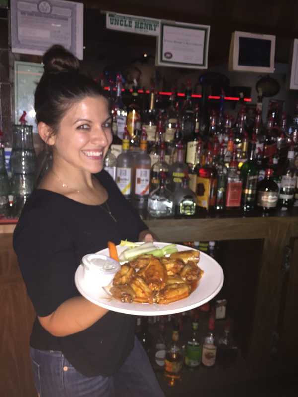 Harrison's Uncle Henry's Is A DVlicious Finalist For Best Wings