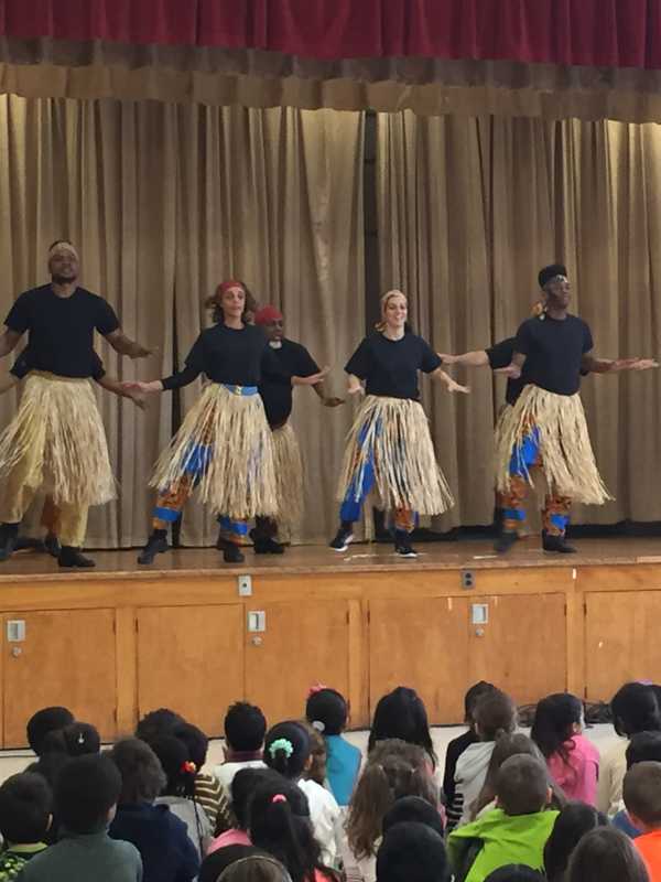 Phyllis Rose Elementary Performs At George Washington Elementary School