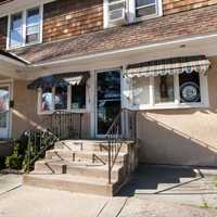 <p>Hartell's Deli Closes</p>