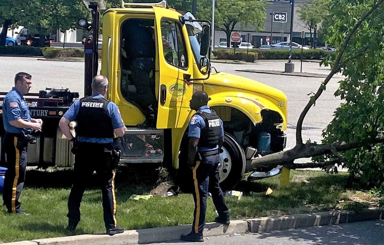 Stricken Tow Truck Driver Crashes Into Tree Off Route 17 | Paramus ...