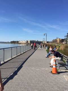 Tarrytown Residents Enjoy Spring
