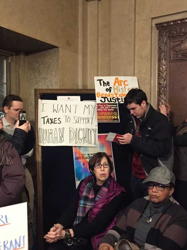 Astorino Town Hall Attracts Overflow Crowd For Lively Talk On Many Topics