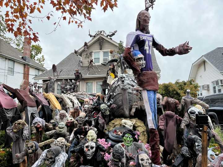 Zombie house in Hawthorne.
  
