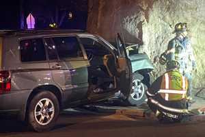 Minivan Slams Into THE Glen Rock
