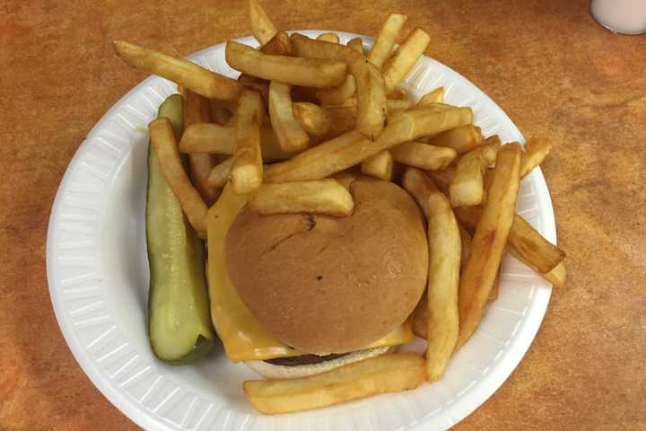 River View East In Elmwood Park Ranks As DVlicious Fry Finalist