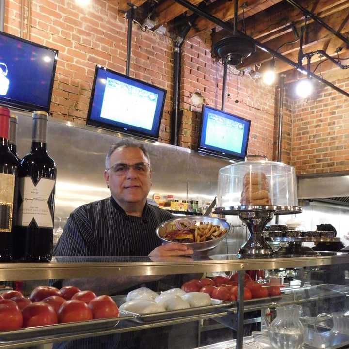 Alan Cohen, owner of AJ&#x27;s Burgers in New Rochelle.