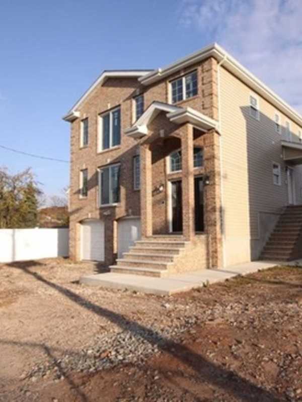 $719,000 Home Tops Lyndhurst's Housing Market
