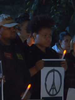 Iona College Students Honor Paris Victims With Candlelight Vigil 