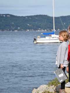 Irvington Fifth-Graders Plunge Into Hudson River Study