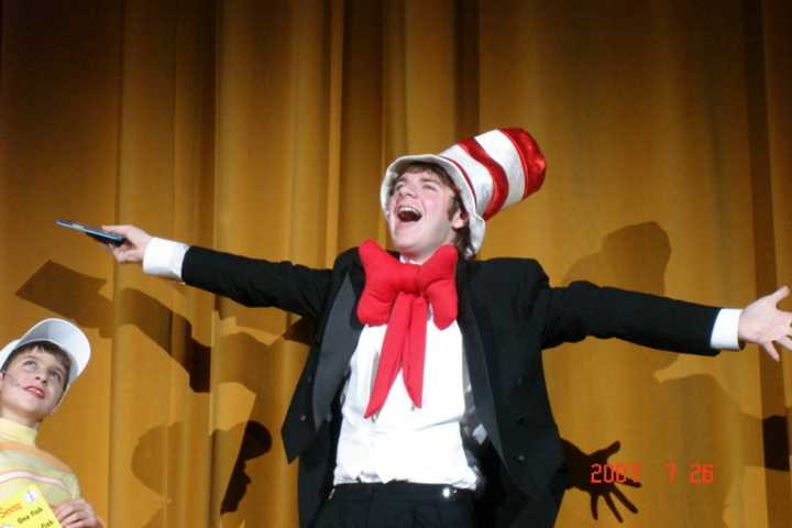 Shea Center Presents The Cat In The Hat Childsplay In Wayne 