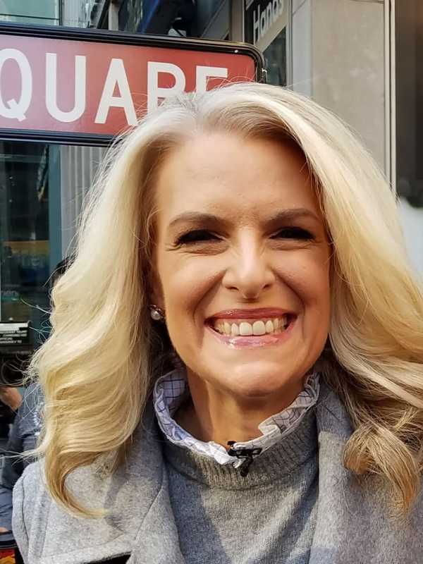 TV Meteorologist Janice Dean, Who Lost Both In-Laws To COVID-19, May Run Against Cuomo In 2022