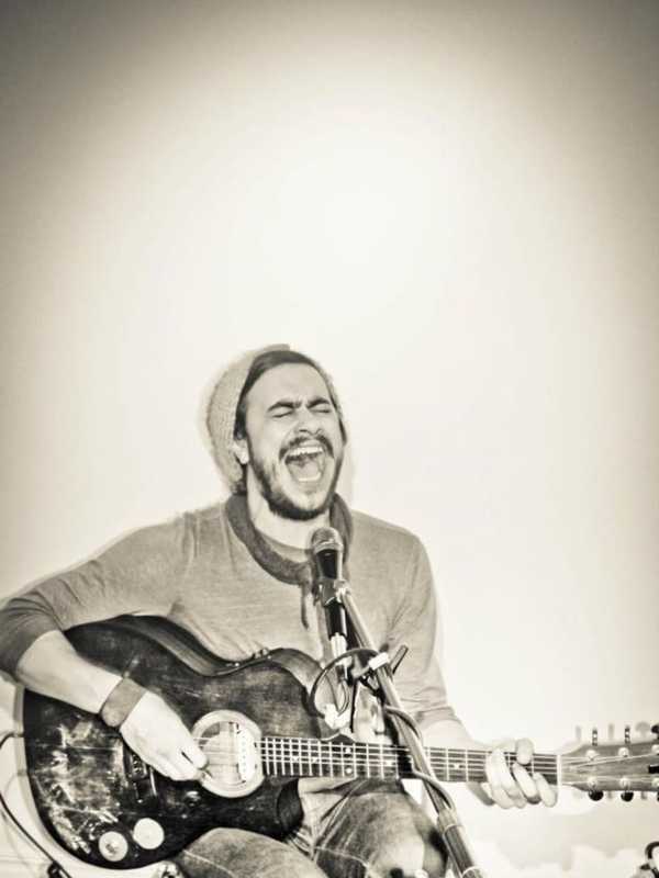 Oh, Cassius! Headlines Two Roads Fundraiser For Bridgeport's Bridge House
