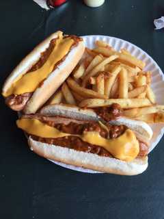 Fair Prices, Quality Dogs, Make Dumont's Jolly Nick's A DVlicious Contender