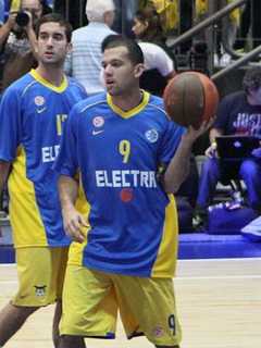 Happy 30th Birthday To Englewood Cliffs' Jordan Farmar