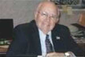 Longtime Mayor On Long Island Dies