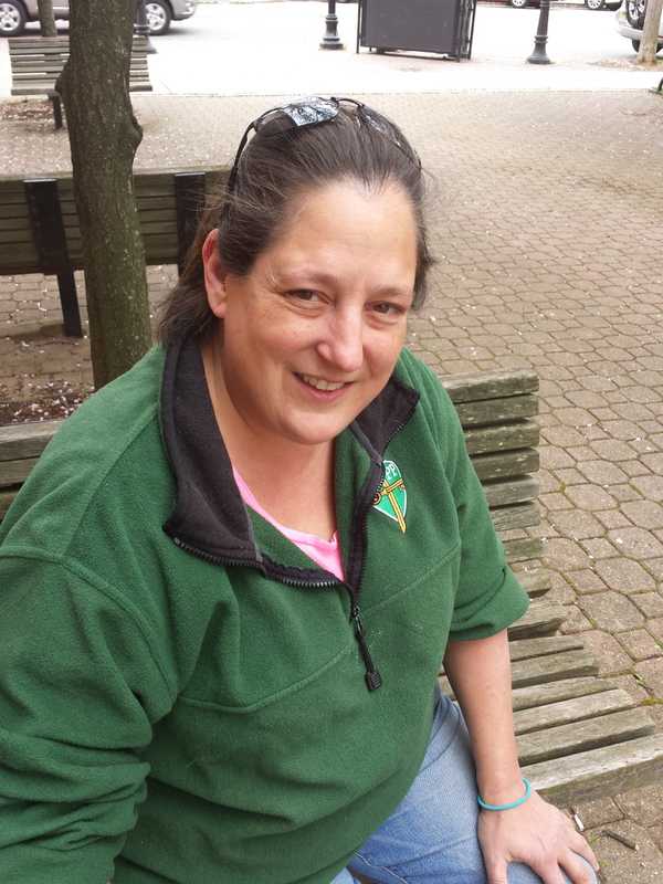 Glen Rock Newswoman Hopes Residents Flock To Banana Tree
