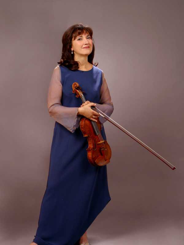 Goldens Bridge Violinist Pairs With Pianist For South Salem Performance
