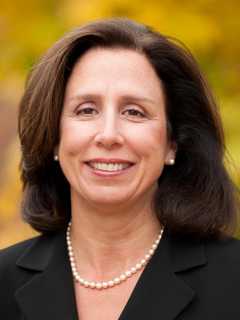 Darien Community Association Discusses Making Youth Financially Savvy