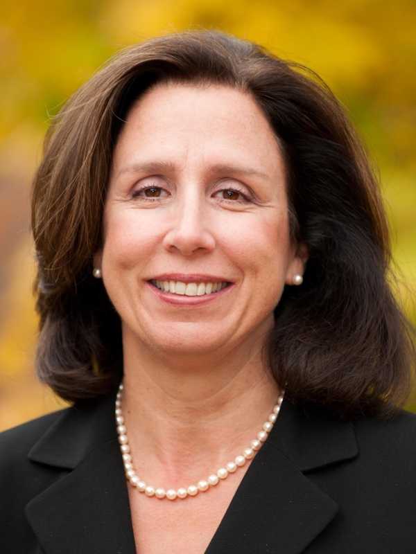Darien Community Association Discusses Making Youth Financially Savvy