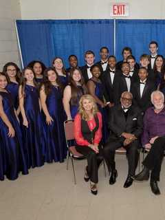 New Rochelle High PAVE Singers Join Kenny Rogers Onstage