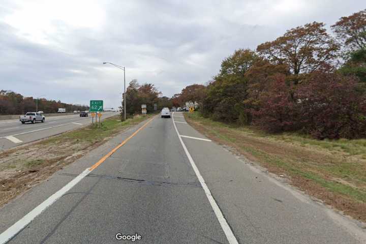 18-Year-Old Seriously Injured In Four-Vehicle Crash On Long Island Expressway