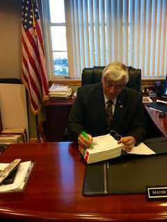 Mahwah Mayor Provides Update On New FAA Flight Path