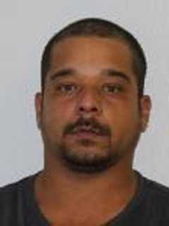Pleasant Valley Man Threatens Victim With Knife, Police Say