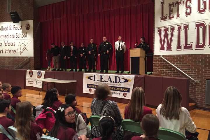 Police Chief Teaches Drug Program To East Rutherford Students