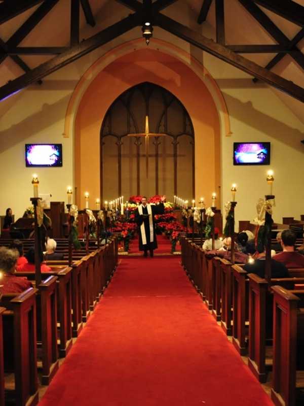 Leonia United Methodist Church Preparing For Christmas Eve Service