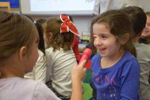 Rye Neck Kindergartners Learn About Their 5 Senses in Interactive Workshop