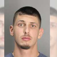 Long Island Expressway Reckless Endangerment: 25-Year-Old Found Covered In Powder, Police Say
