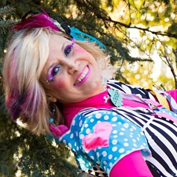 Lickerish the Clown will be performing at the Cedar Hill Avenue Dunkin&#x27; Donuts until Aug. 30.