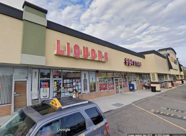 New Roanoke Plaza Liquors LLC in Riverhead