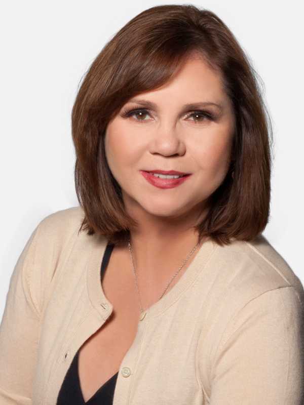 Houlihan Lawrence Appoints Three To Darien Office