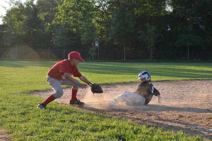 Online registration for Small Fry 1 baseball has begun.