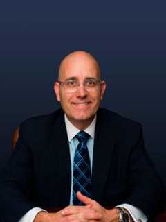 Stratford Man Wins Top Regional Financial Planning Award