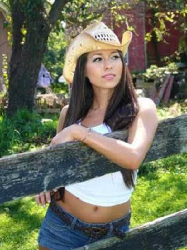 Yorktown Heights Native Jessica Lynn To Sing At 'Ladies Night Out' Event