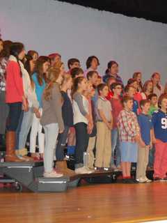Darien's Middlesex Middle School Pays Tribute To Veterans