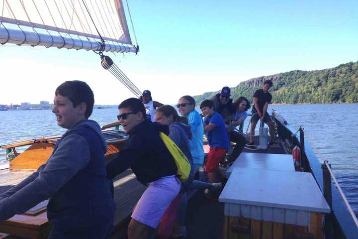Irvington Fifth-Graders' Sloop Trip Helps Them Bond With Hudson, Nature