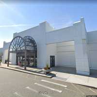Large Fight Breaks Out At Roosevelt Field Mall