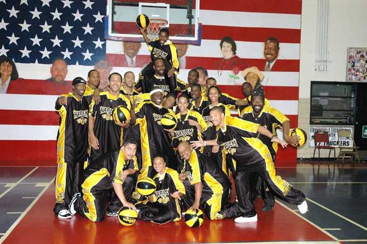 The Harlem MagicMasters (pictured) will play the Lakeland Dream Team on Monday, Nov. 2 at 7 p.m. at Walter Panas High School.