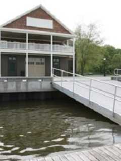 Students Rescued From Hudson After Waves Swamp Boats