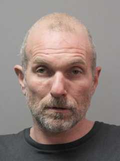 Mineola Man Driving Drunk With Child Onboard Crashes Pickup Tuck In Carle Place, Police Say