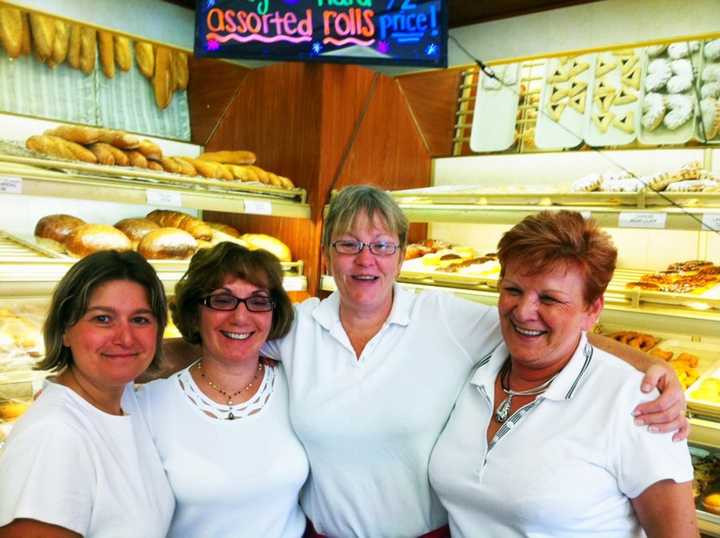 What more could you ask of a bakery than shelves stacked with pastries and smiling faces? Mazur&#x27;s Sugarflake Bakery is reopening on Ridge Road in Lyndhurst.