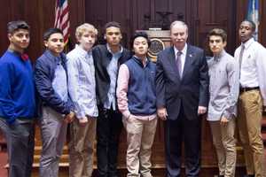 State Sen. McLachlan Welcomes Danbury High Students To Capitol