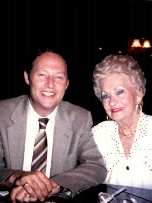 Norwalk's Mike Davis Honors Mother At Walk To End Alzheimer's