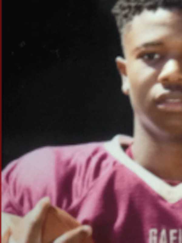 Football Player From Stamford In The Running For 'Heart Of A Giant' Award