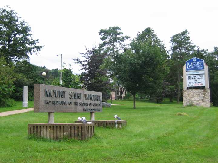 College of Mount Saint Vincent held its commencement on Saturday, May 21.